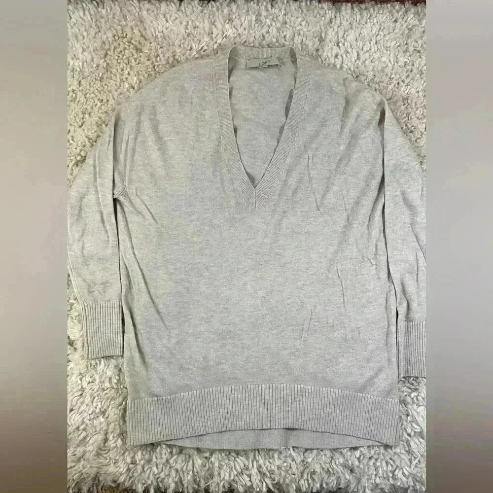 Loft women’s oatmeal lightweight sweater